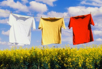 Mẹo giặt quần áo nhanh khô