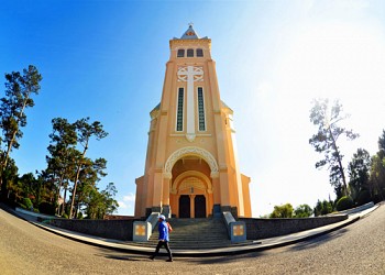 Tòa Thánh Nicôla Bari - Nhà thờ con Gà