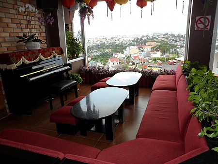 Đà Lạt Nights - Quán cà phê có view đẹp nhất Đà Lạt