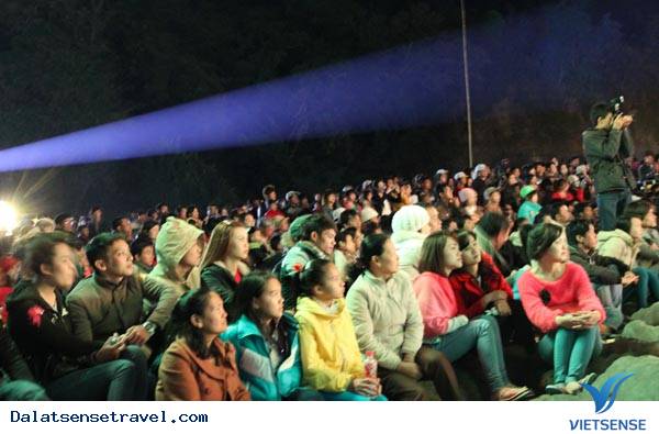 Đêm Hội Cầu Duyên ở Đà Lạt - Ảnh 4