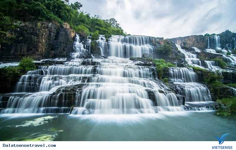 Thác nước ở Đà Lạt Thác nước ở Đà Lạt